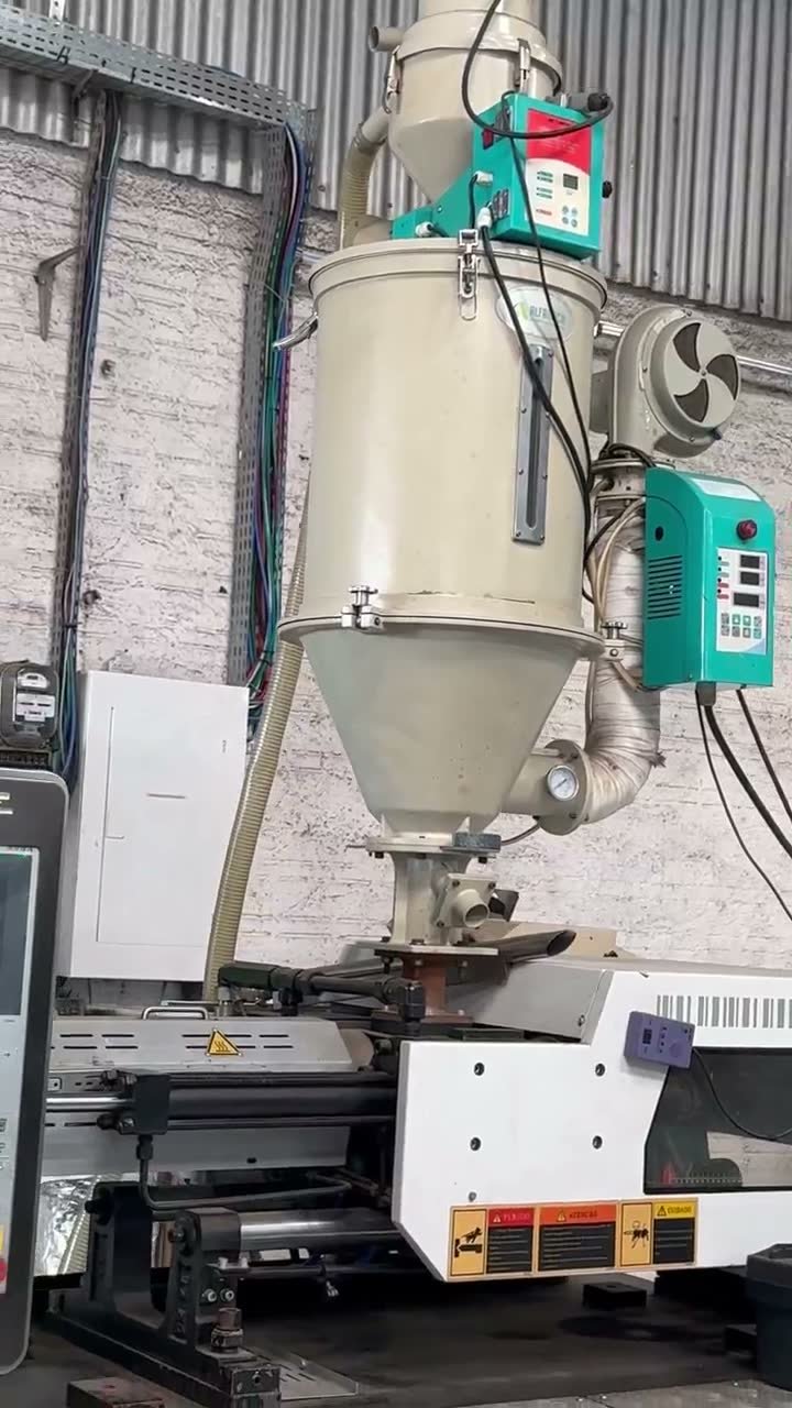 Equipamento de injeção plástica da Poliflex